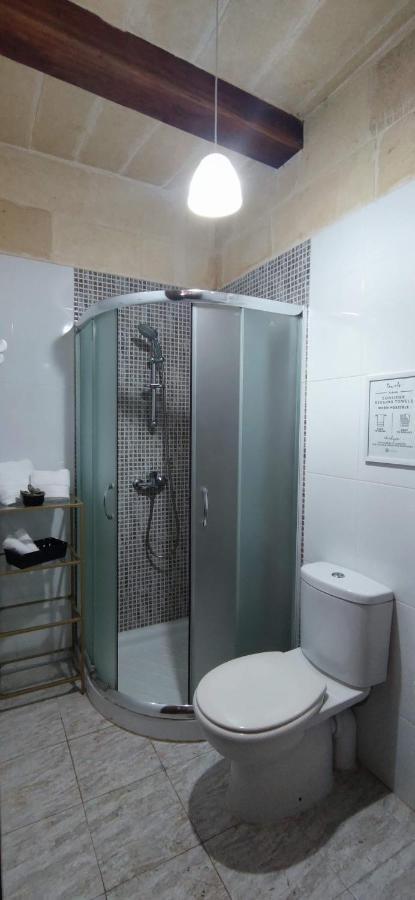 Warda Accommodation Xewkija Esterno foto