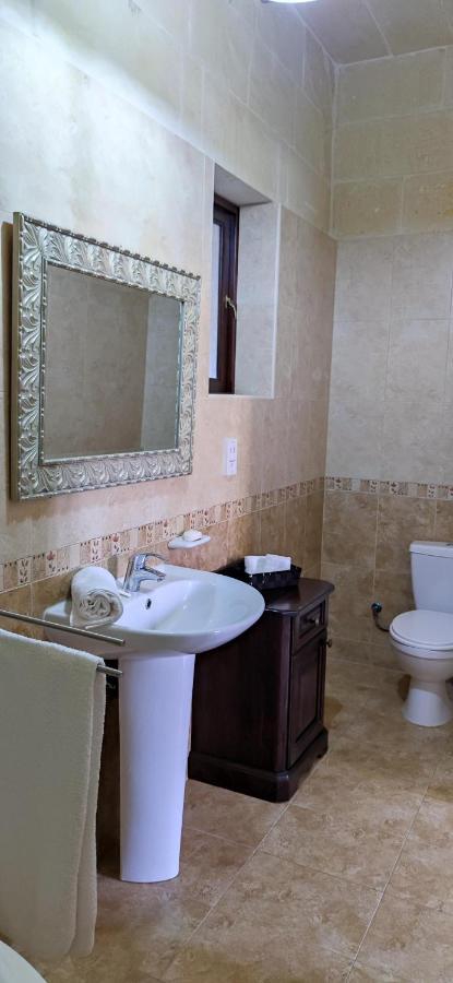 Warda Accommodation Xewkija Esterno foto